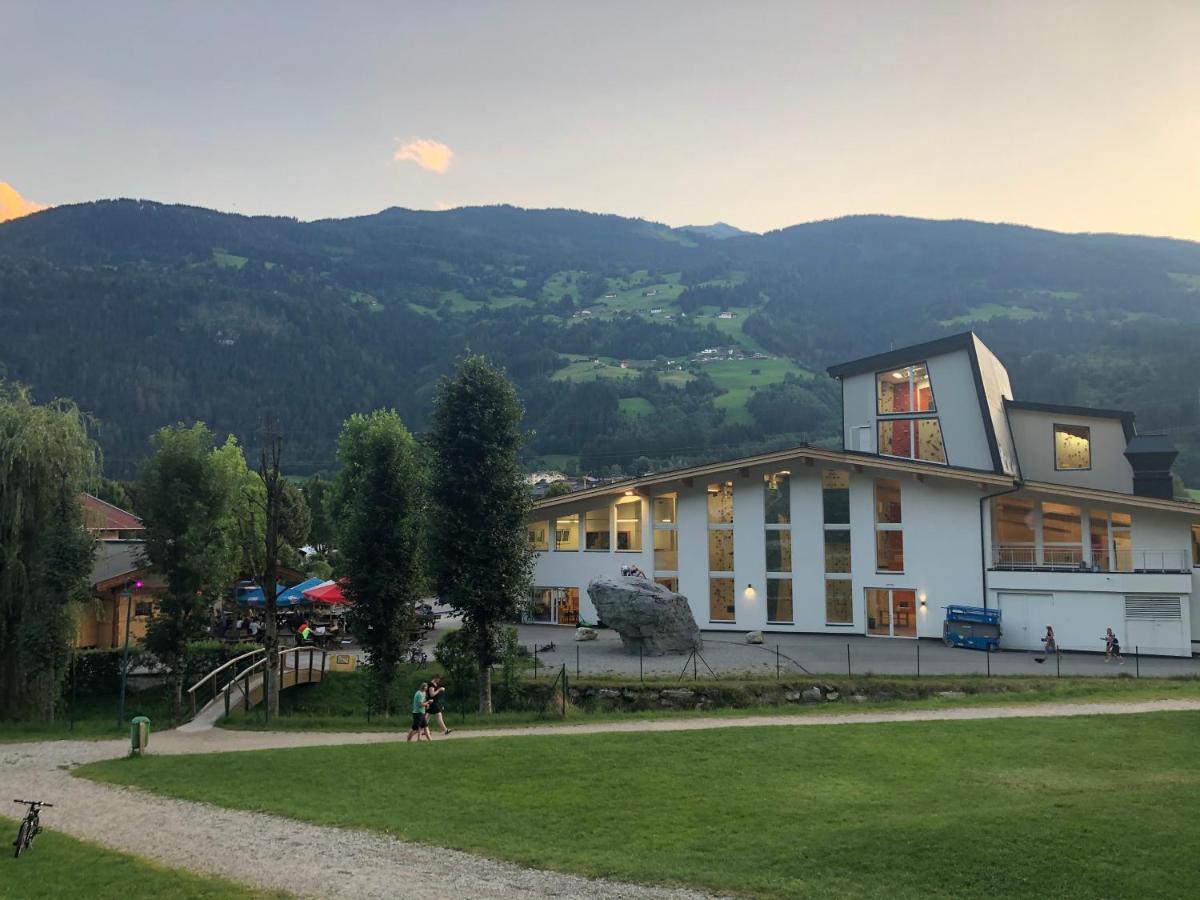 Zillergluckhutte - 5 Sterne Camping Aufenfeld Hotell Aschau Im Zillertal Exteriör bild